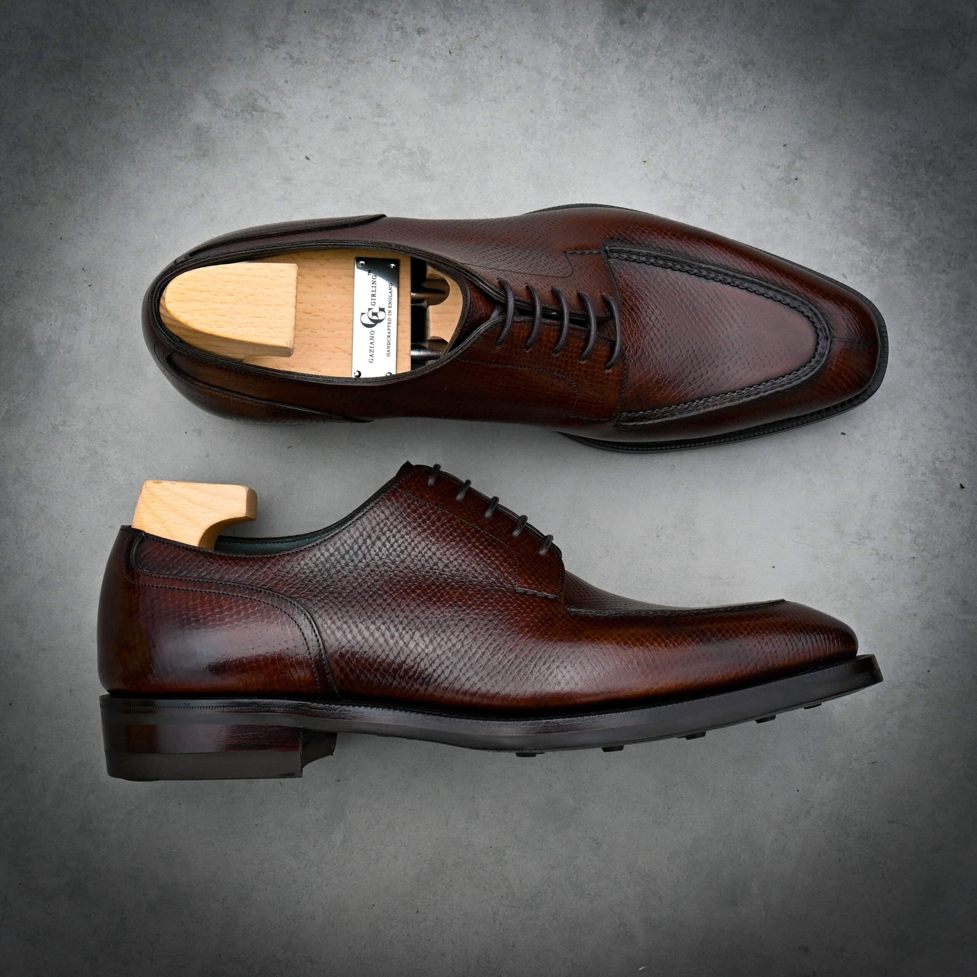 Gaziano & Girling - Stamford - Oak Hatch Grain - MH71