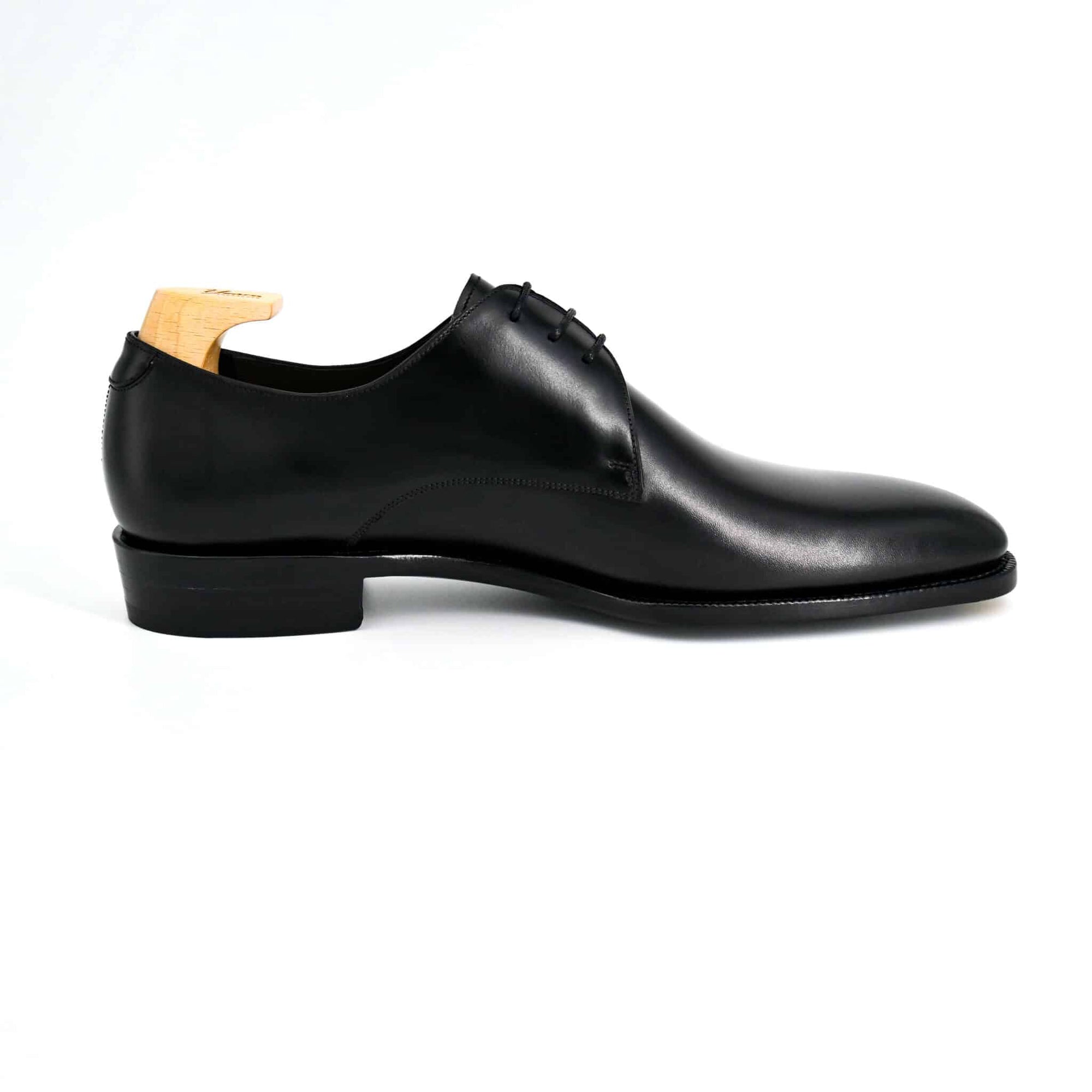 Yearn DER 221 - Y02 - Derby Plain - Schwarz