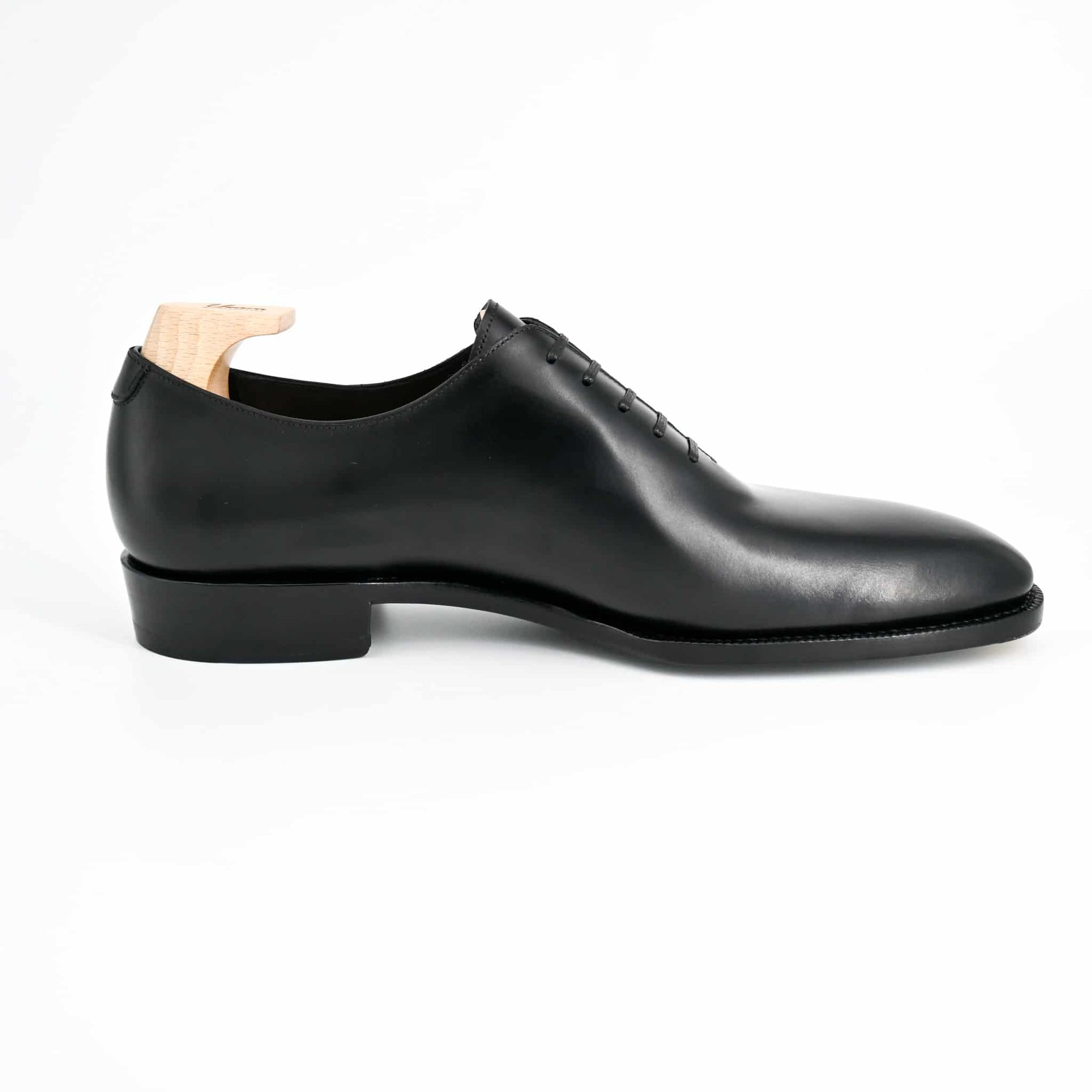 Yearn OXF 719 - Y02 - Wholcut Oxford - Schwarzes Kalbsleder